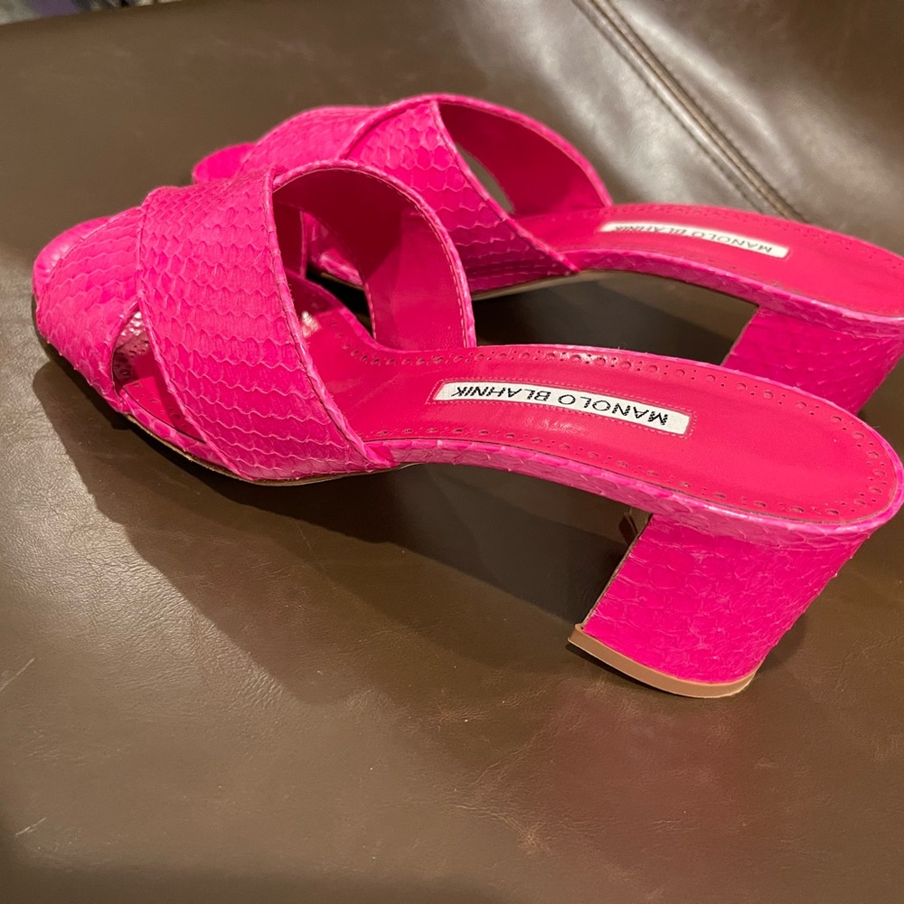 Manolo Blahnik snake print pink sandals size 39
